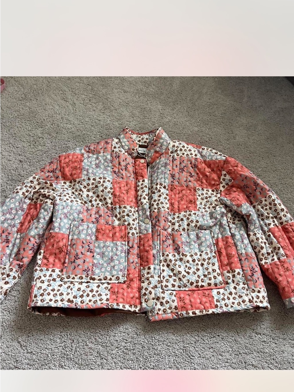 Sadie & sage Quilted Patchwork Floral Jacket in Coral, Light Blue & Cream small